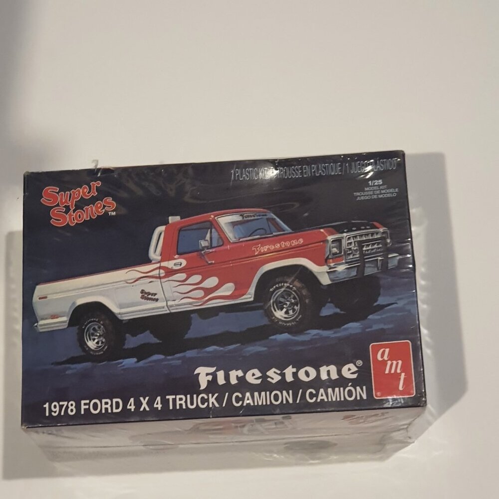 AMT Firestone Super Stones‎ Ford Courier Mini-Pickup Model Kit 2702 1/25 FS 1978